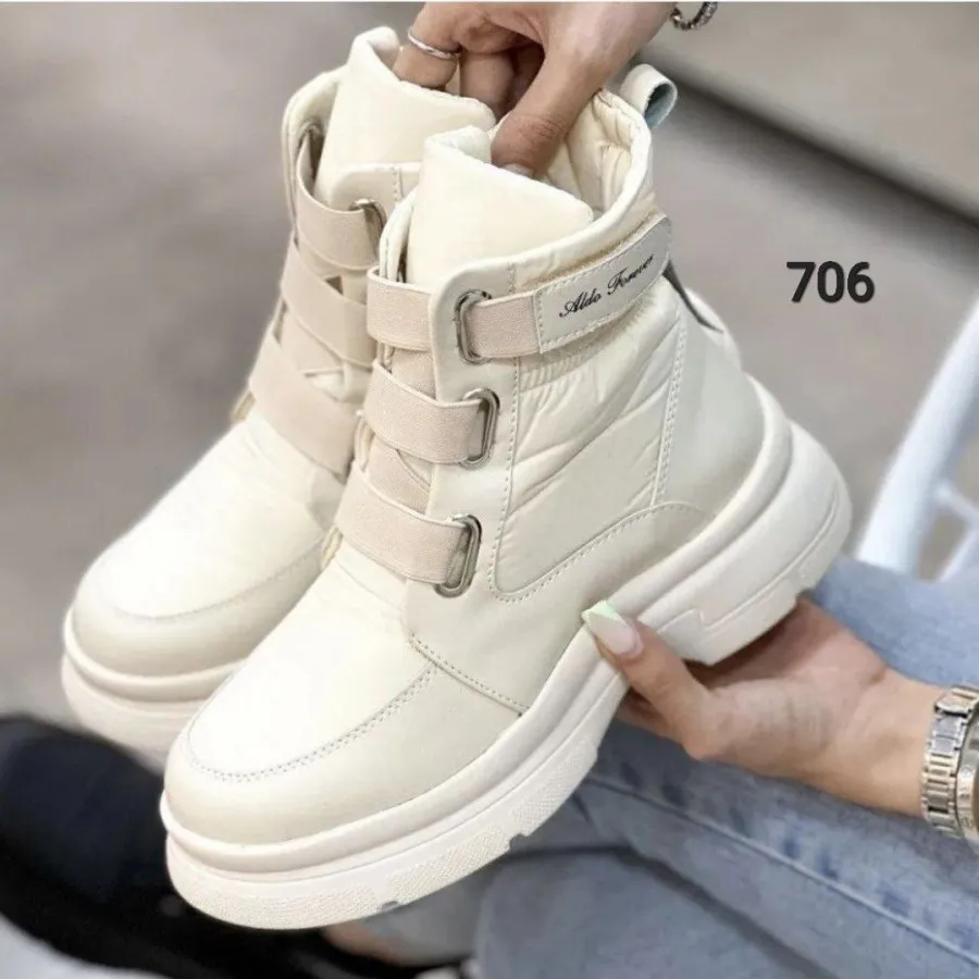 نیم بوت برچسبی