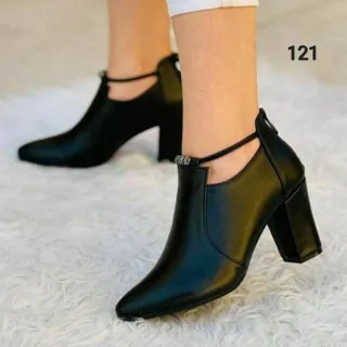 کفش پاشنه دار