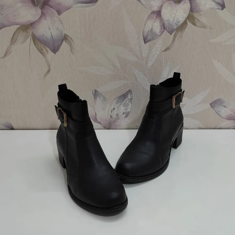 نیم بوت سگک دار سایز 39