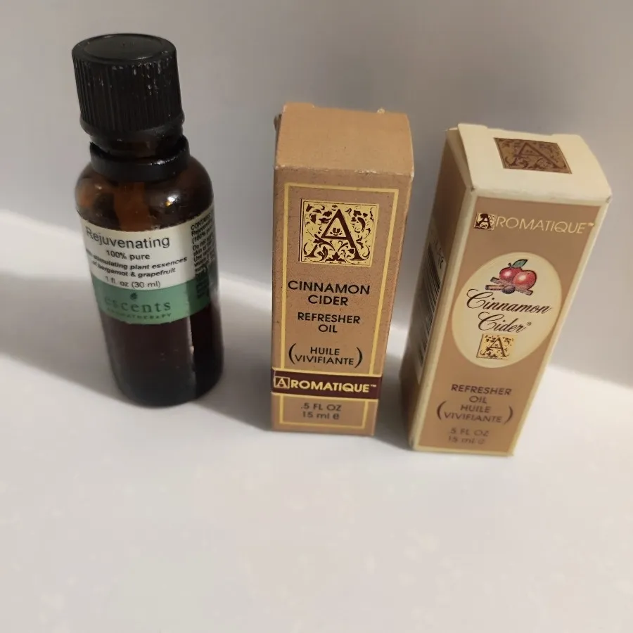 سه عدد اسانس