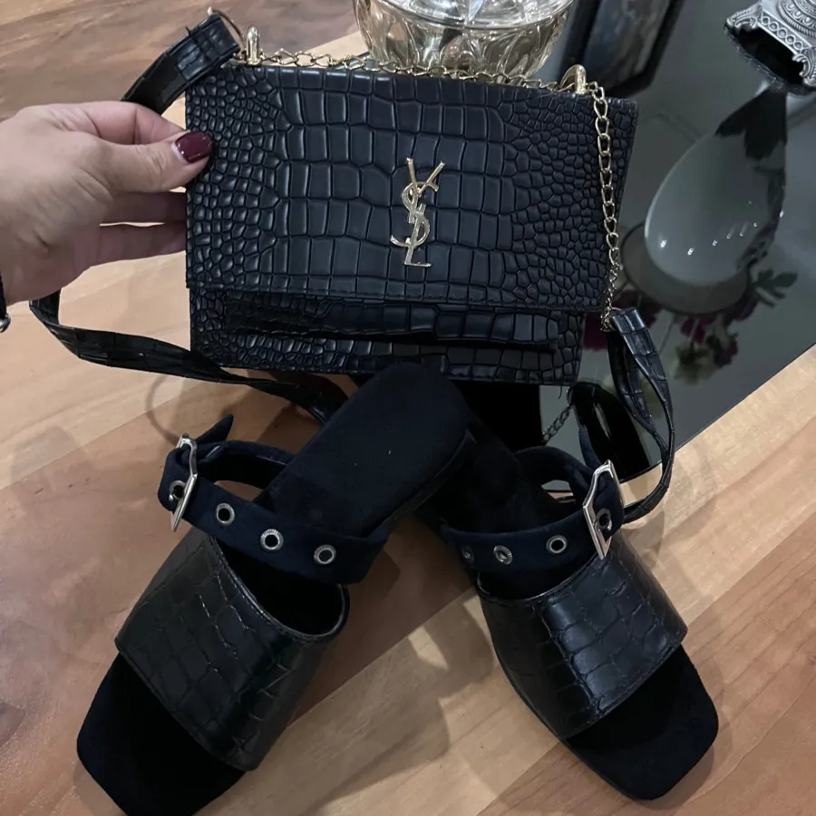 صندل و‌کیف