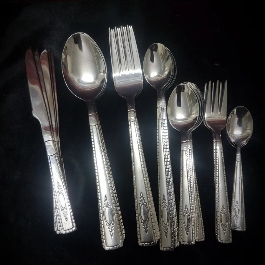 سرویس قاشق وچنگال وکارد