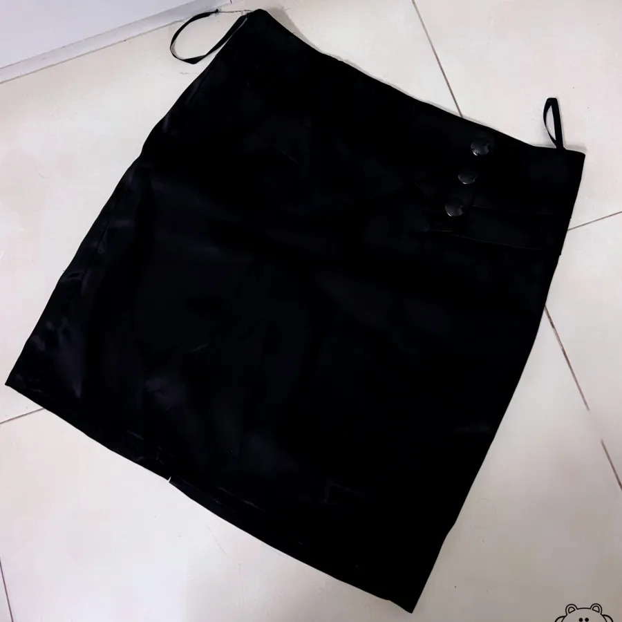 دامن ساتن کوتاه مشکی