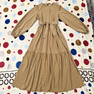 پیراهن بلند کرمی مانتو