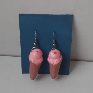 گوشواره بستنی توت فرنگی