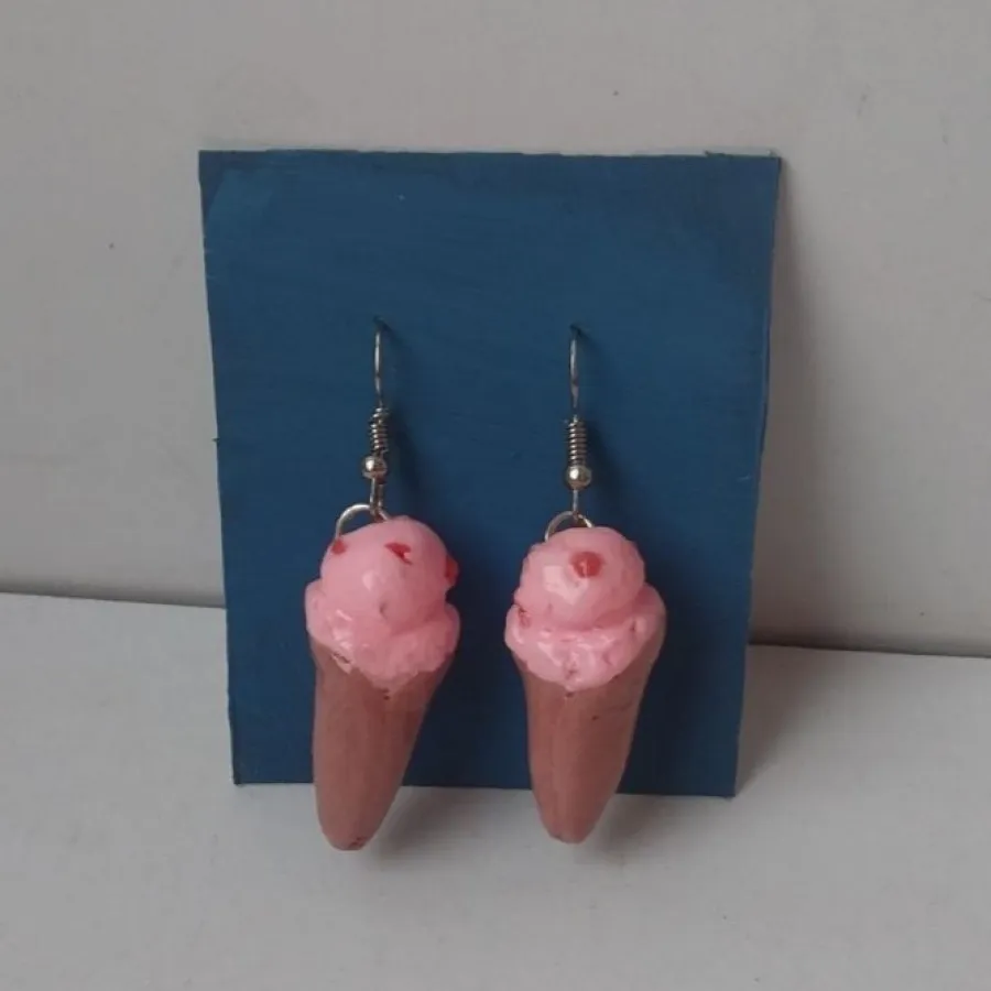 گوشواره بستنی توت فرنگی