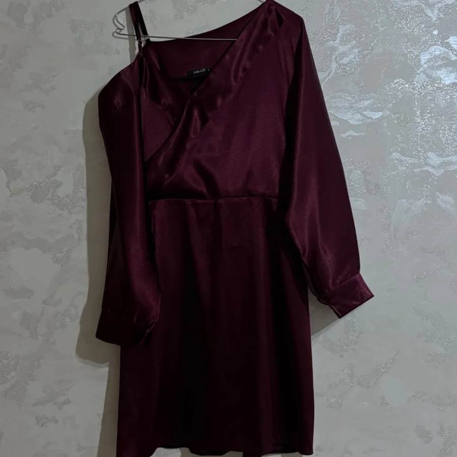 مجلسی ساتن بادمجانی