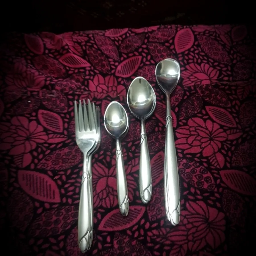 ست قاشق وچنگال