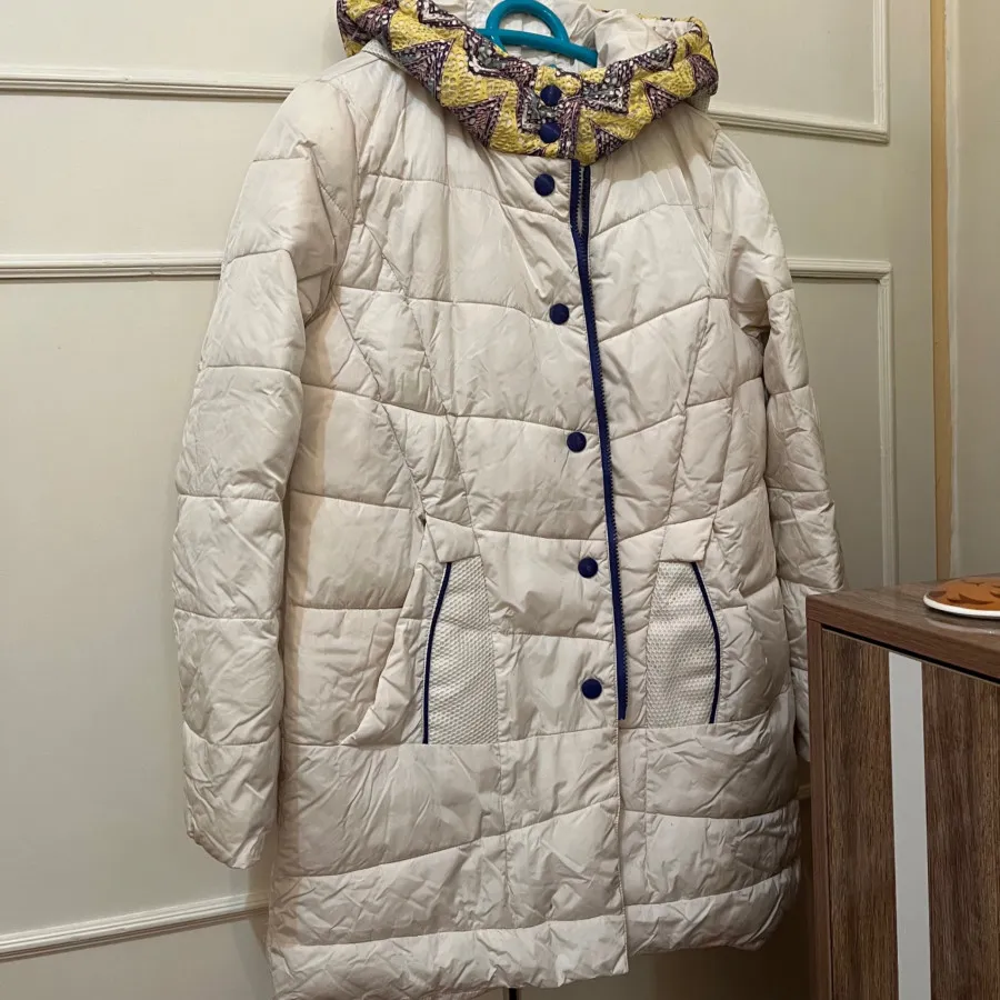 کاپشن کلاه دار