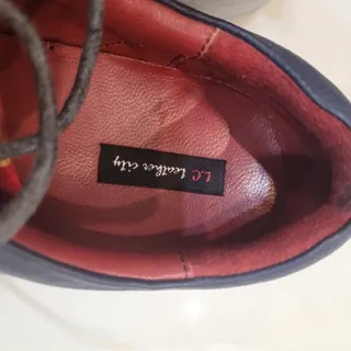 کفش کتونی چرم مارال