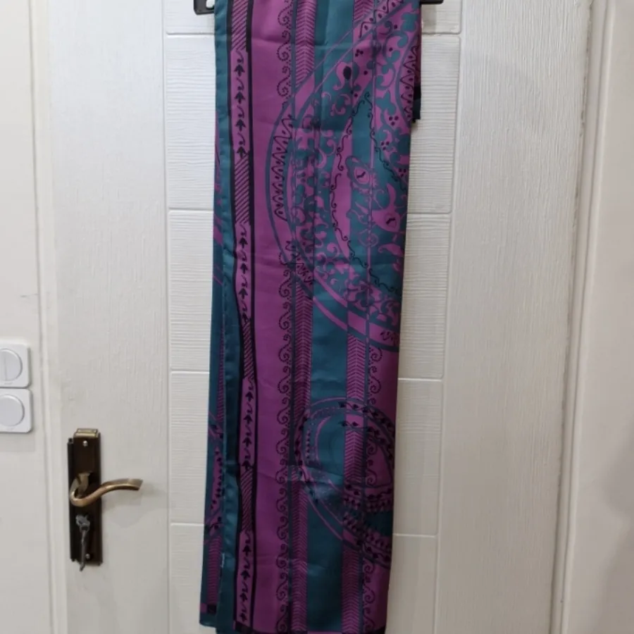 روسری زنانه