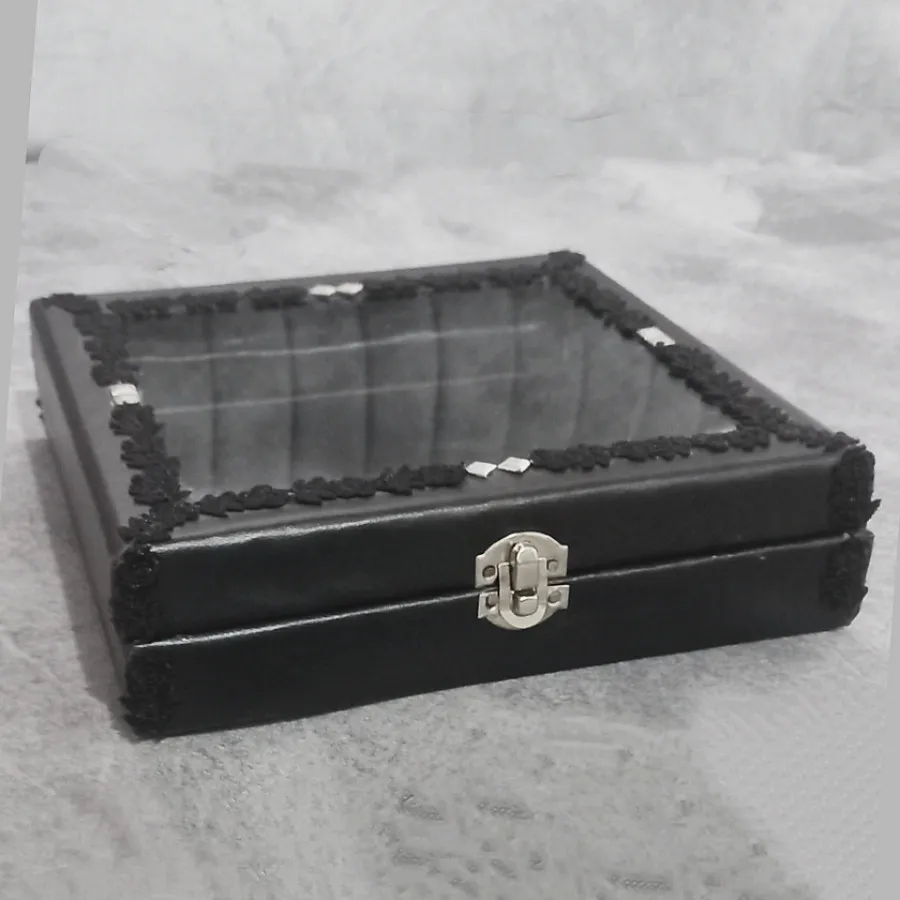 جعبه چرم زیورالات