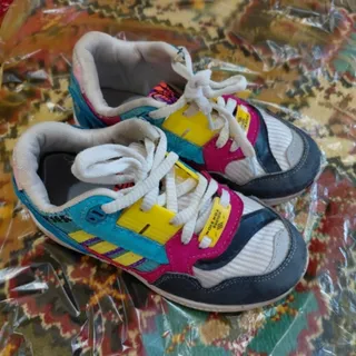 کتونی بچگانه