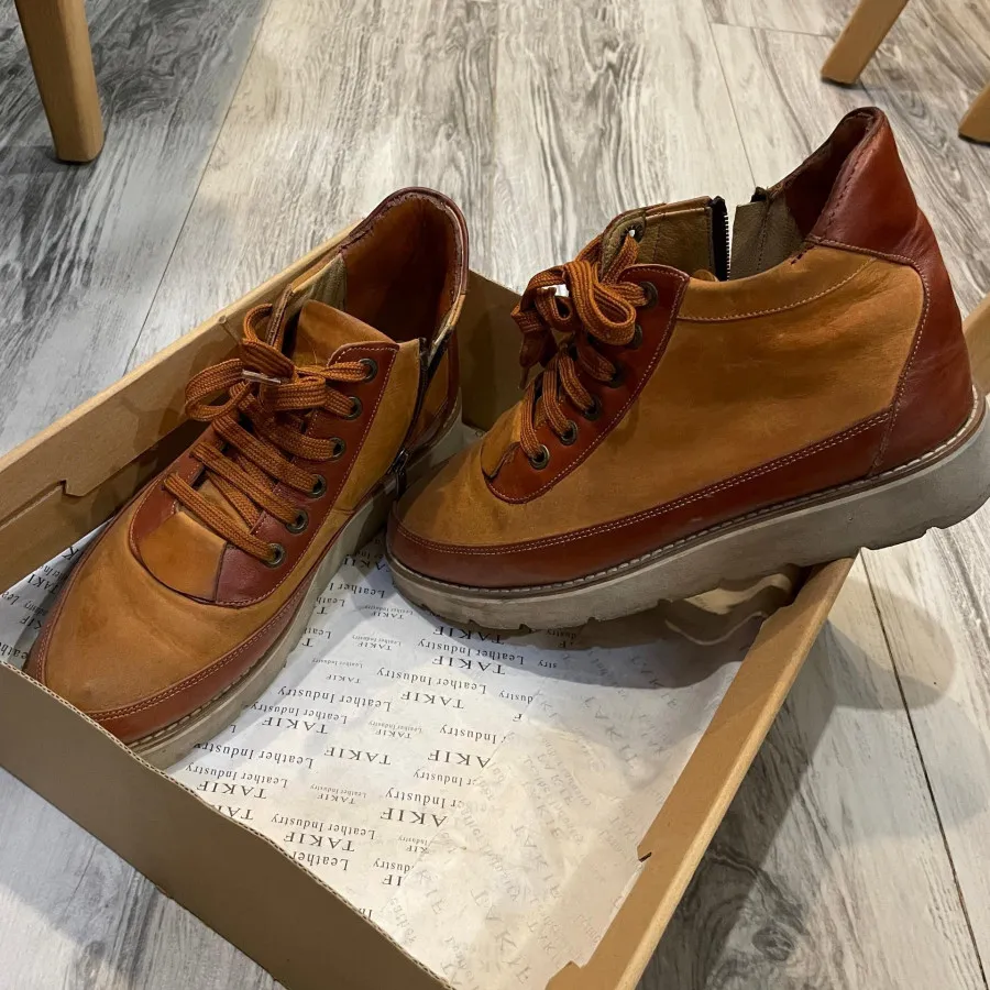 نیم بوت چرم زیبا