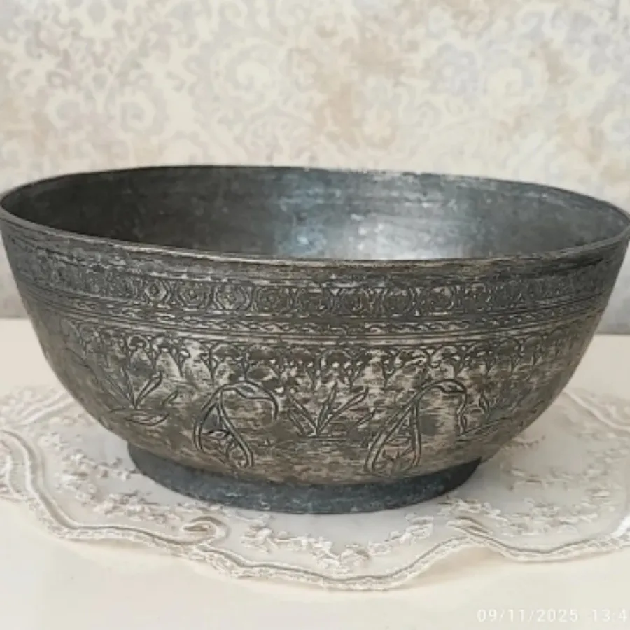 قدح بزرگ قدیمی مسی