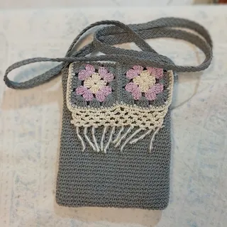 کیف موبایل قلاب‌بافی