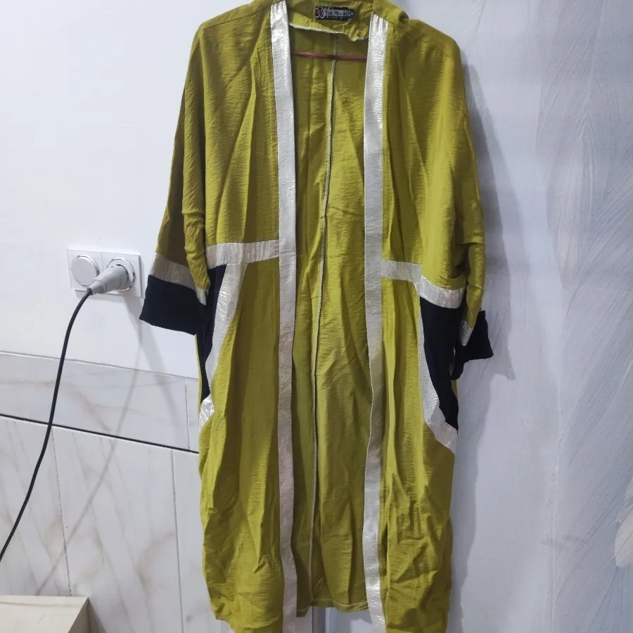 مانتو جلو باز