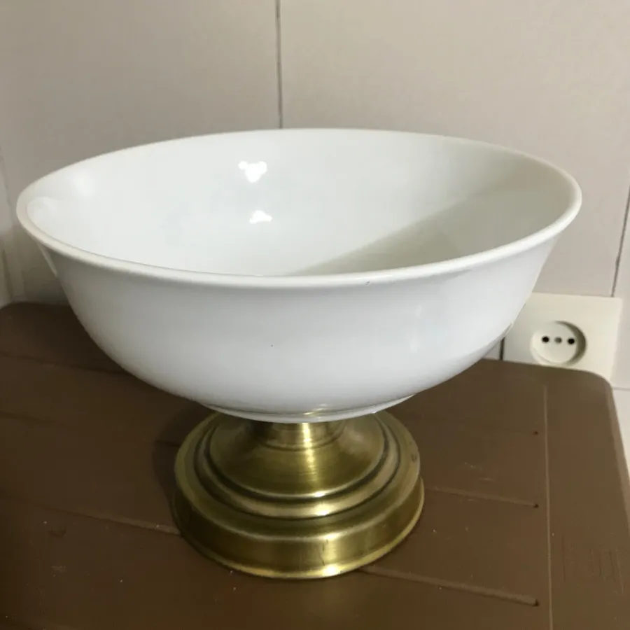 ظرف پایه دار