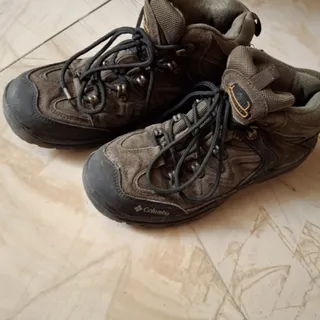 کفش کوهنوردی یخ شکن