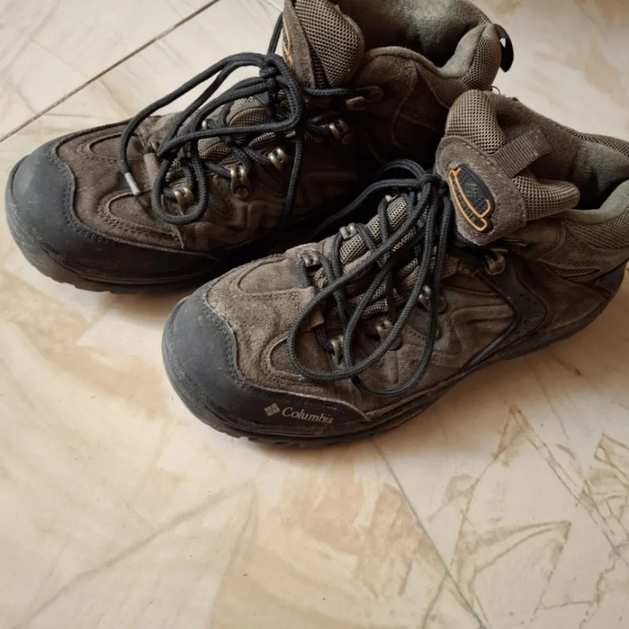 کفش کوهنوردی یخ شکن