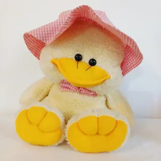 عروسک جوجه کلاه دار