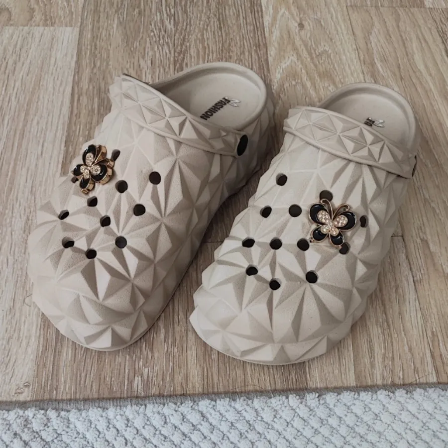 کراکس پروانه