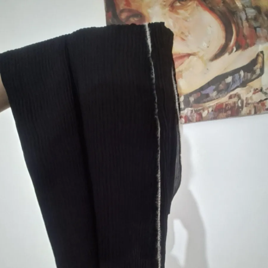 شال کاملا مشکی پلیسه ریز