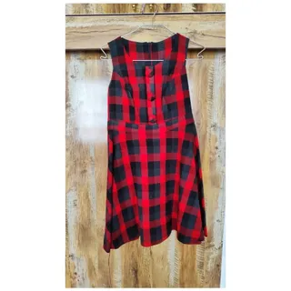 پیراهن چهارخونه قرمز