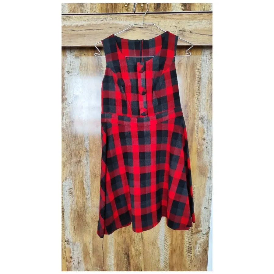 پیراهن چهارخونه قرمز