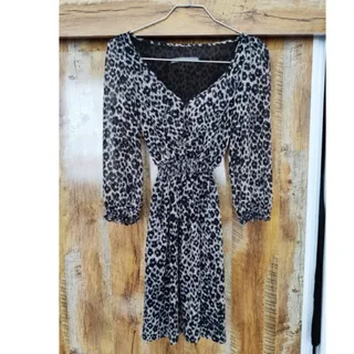 پیراهن دخترانه