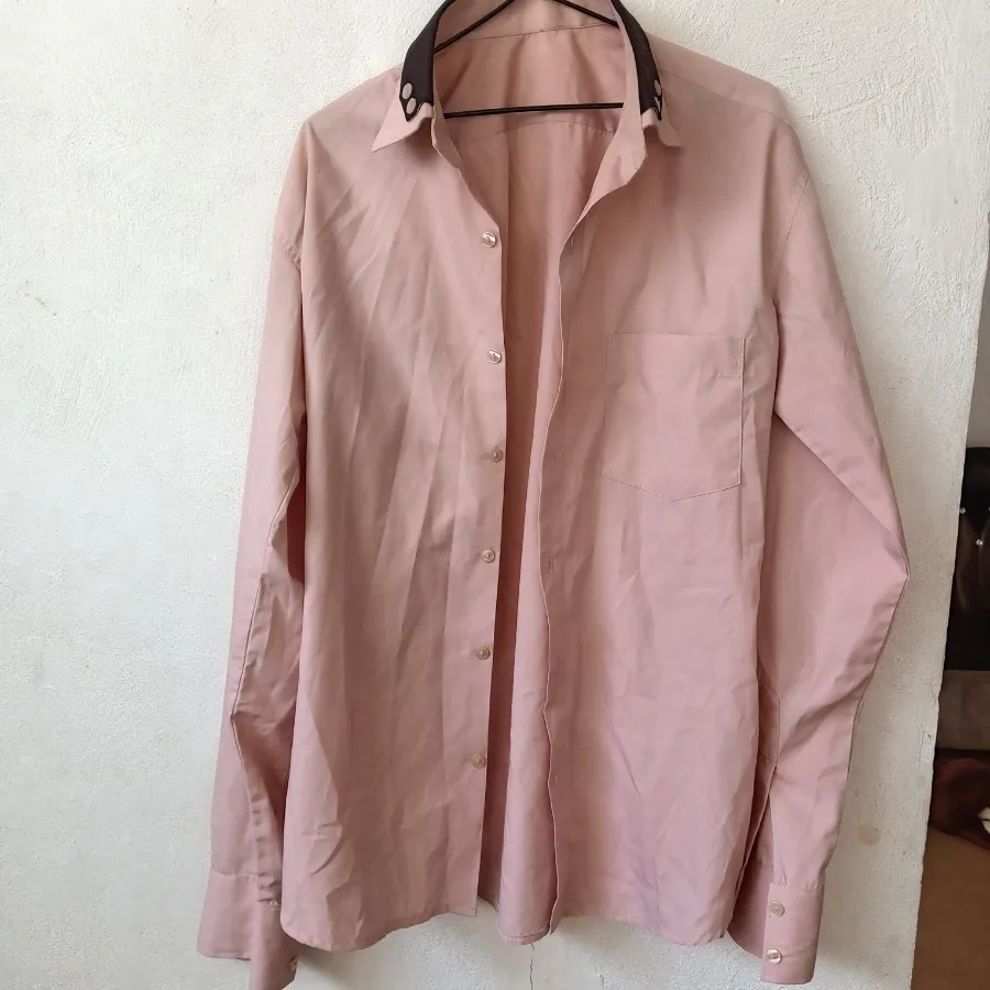 پیراهن صورتی رنگ