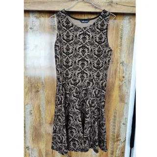 پیراهن دخترانه