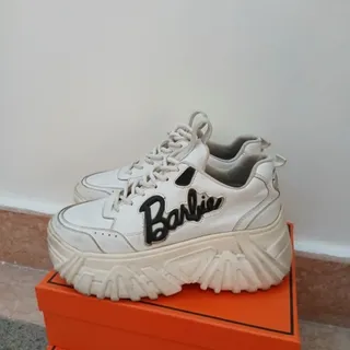 کتونی خارجی