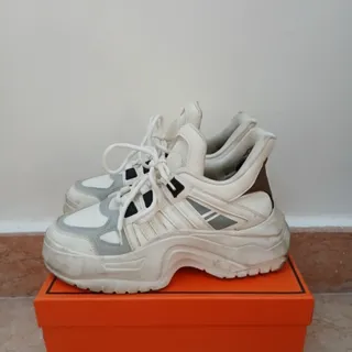 کتونی خارجی