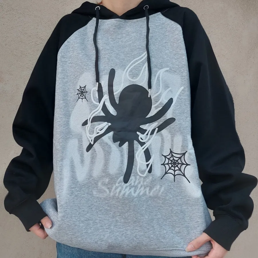 هودی کلاه‌دار