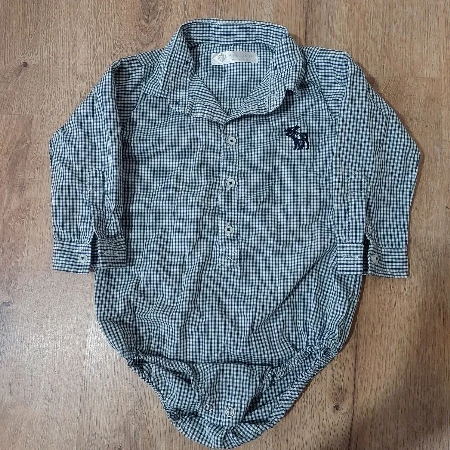 بلوز زیر دکمه