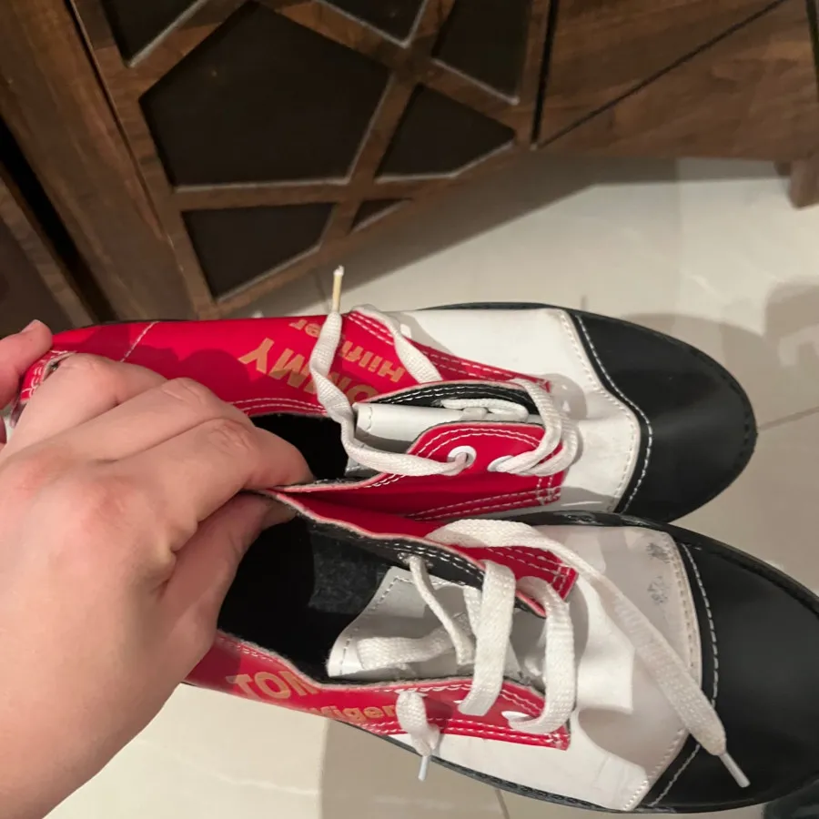 کفش تامی هیلگر