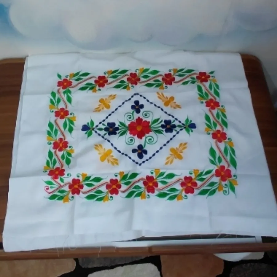 پارچه گلدوزی شده