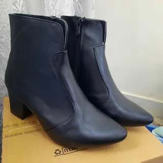 نیم بوت چرم مشکی