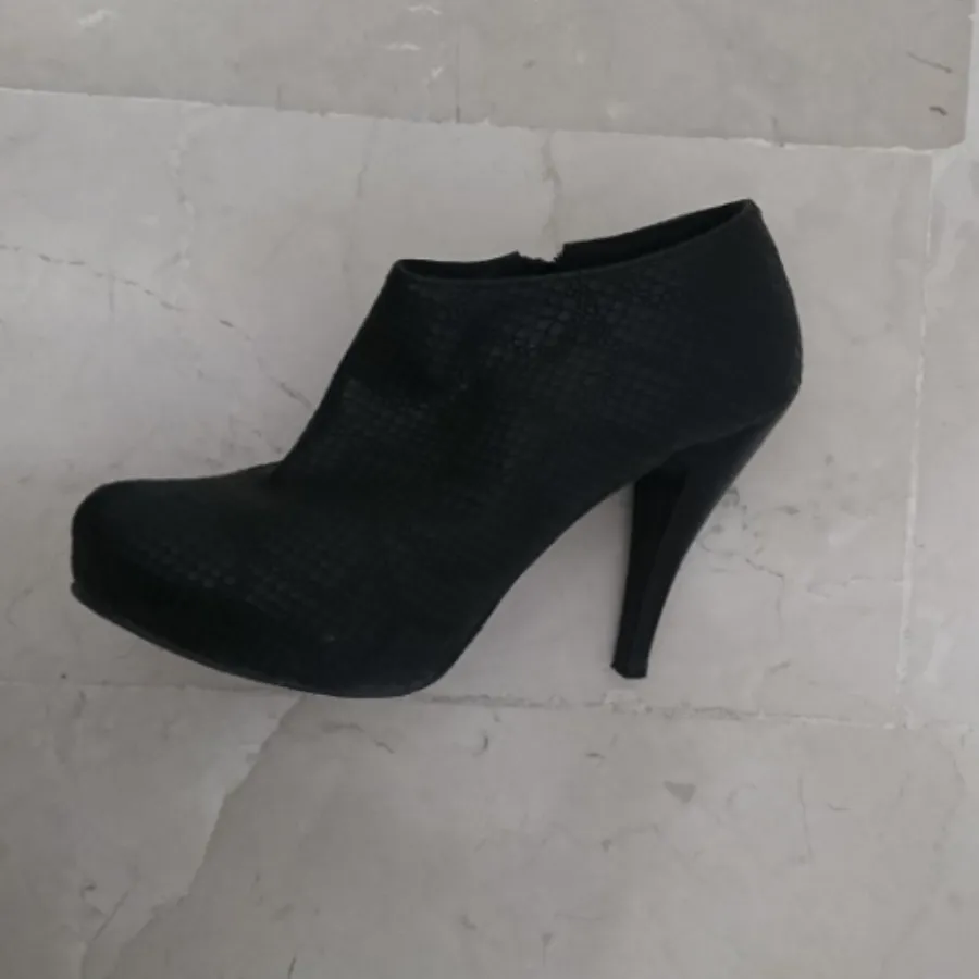 بوت پاشنه بلند