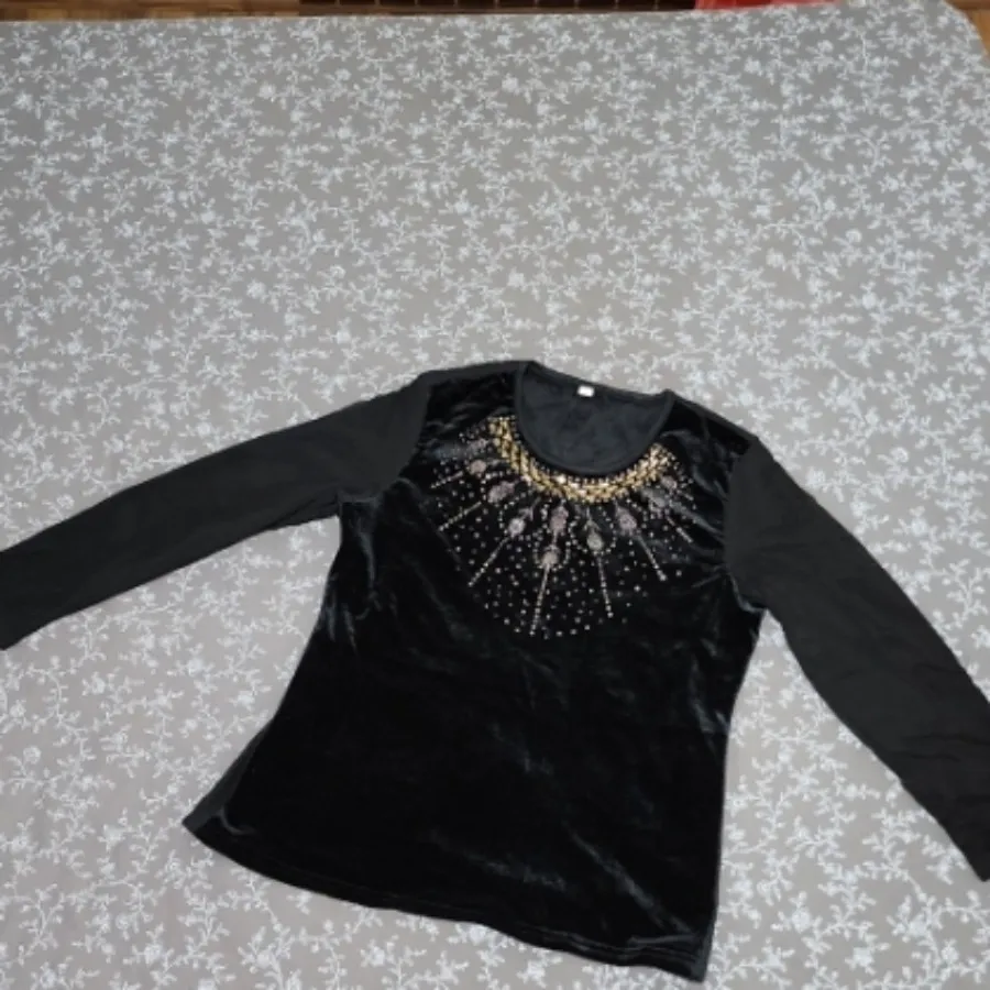 بلوز آستین دار مخمل