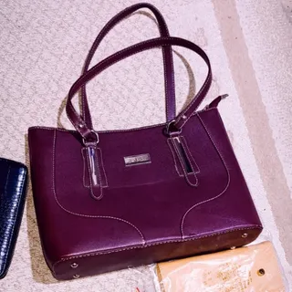 کیف رسمی اداری. دانشجویی