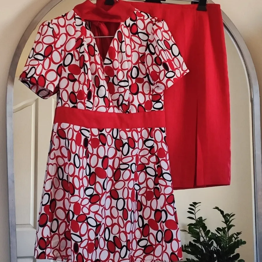 سارافون دامن قرمز