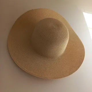 کلاه حصیری لبه دار