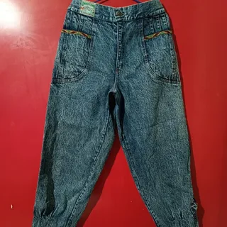 شلوار جین خاص