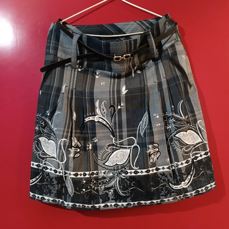 دامن پاییزه