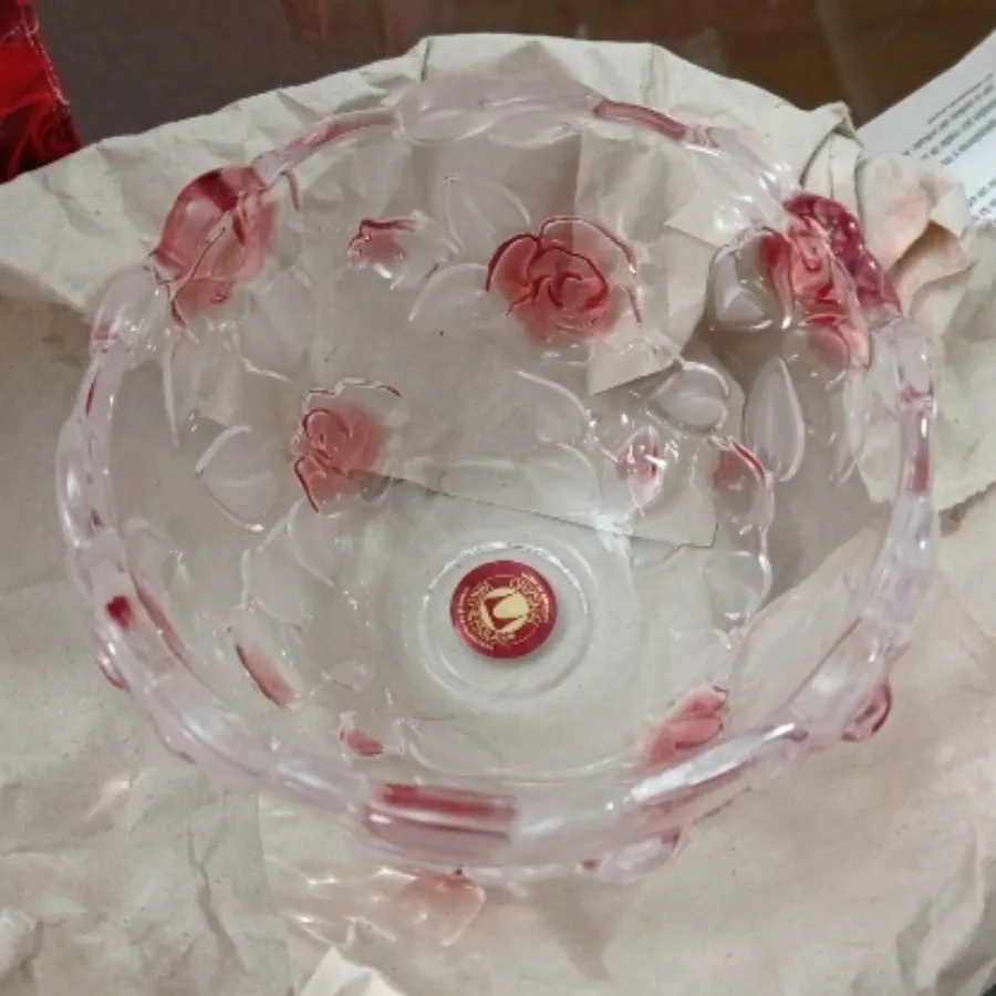 پیاله ناتاشا آک با جعبه