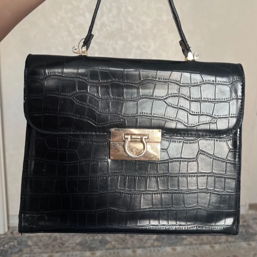 کیف طرح چرم