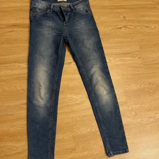 شلوار جین استرادیواریوس