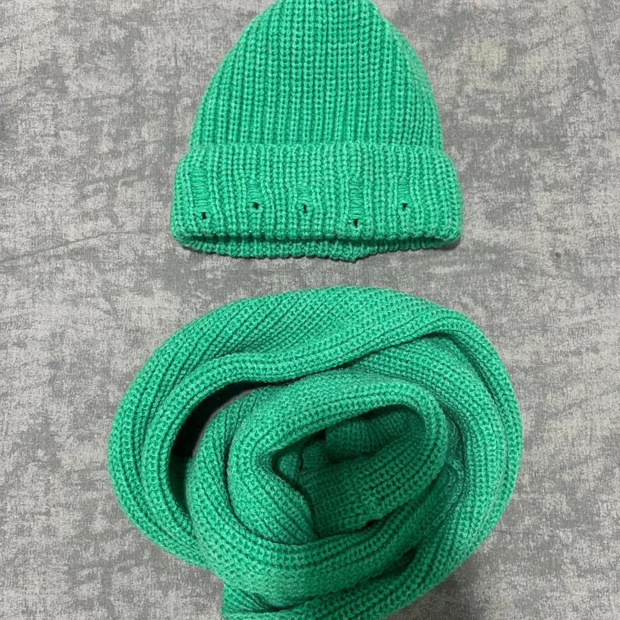 کلاه و شال گردن